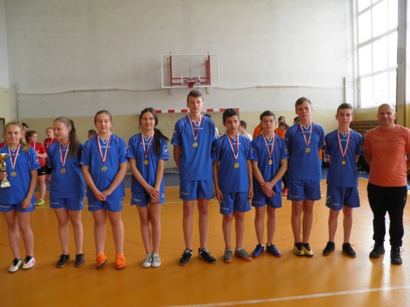 Siatkówka dla Niepodległegłej